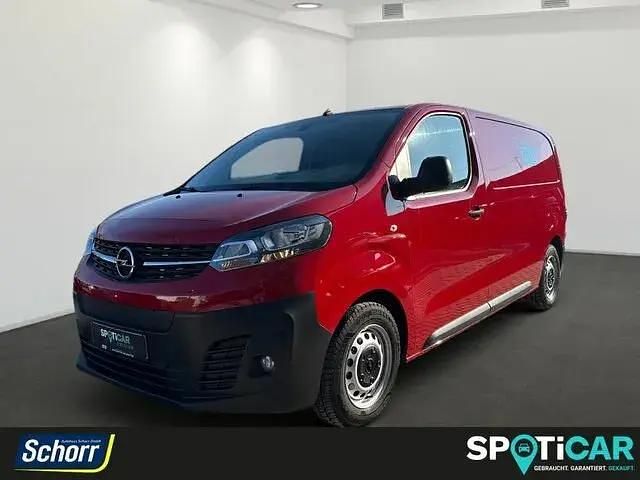 Rot Gebraucht 2023 Opel Vivaro-e Combi Van | 34.750 € (Etwas zu teuer) - Bild 1/4