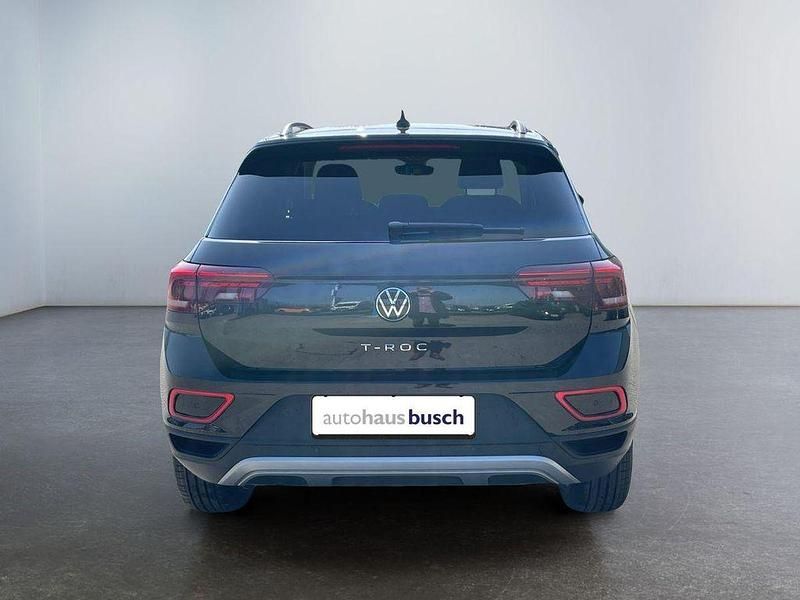 Neu VW T-Roc Life 150 PS (110 kW) 2026 Blau SUV