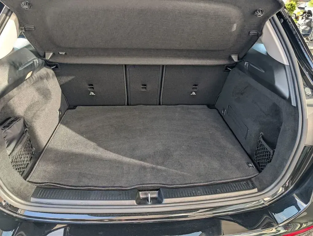 Gebraucht Mercedes B180 Progressive 150 PS (110 kW) 2023 Schwarz Van / Kleinbus