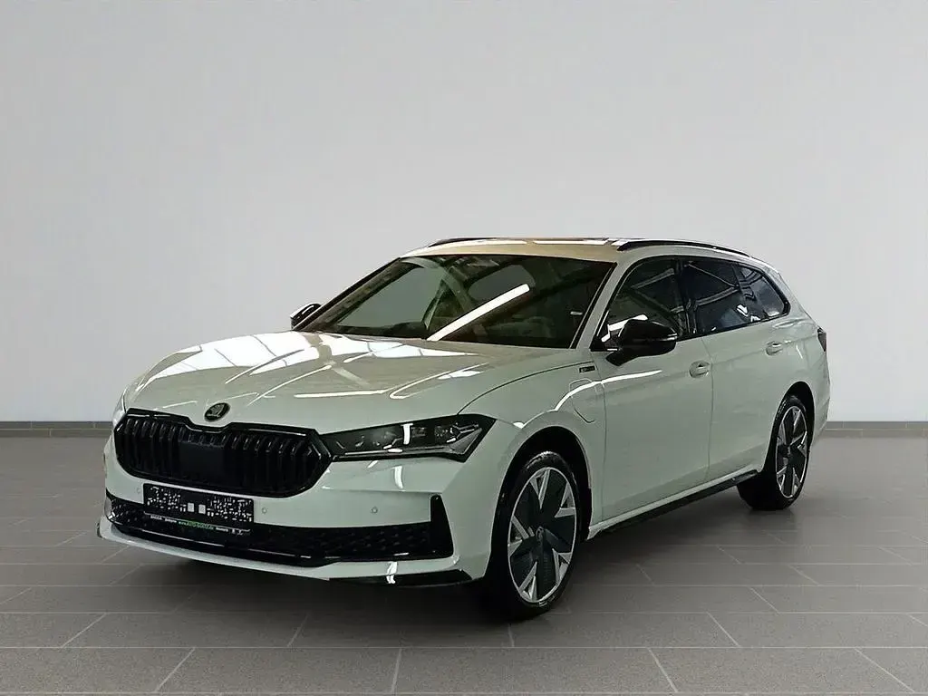 Neu Skoda Superb SportLine 204 PS (150 kW) 2025 Weiß Kombi