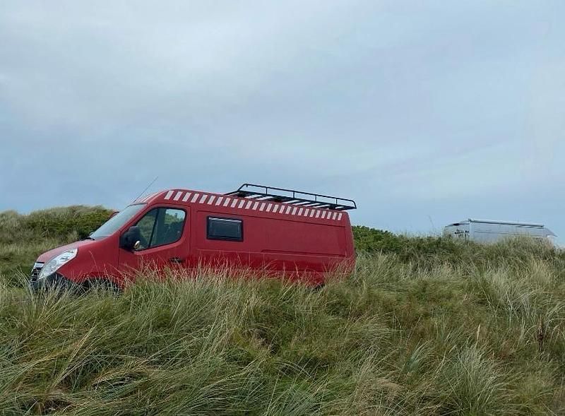 Gebraucht Opel Movano 125 PS (91 kW) 2010 Rot Van