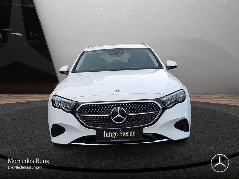 Gebraucht Mercedes E300 Avantgarde 197 PS (144 kW) 2025 Weiß Limousine