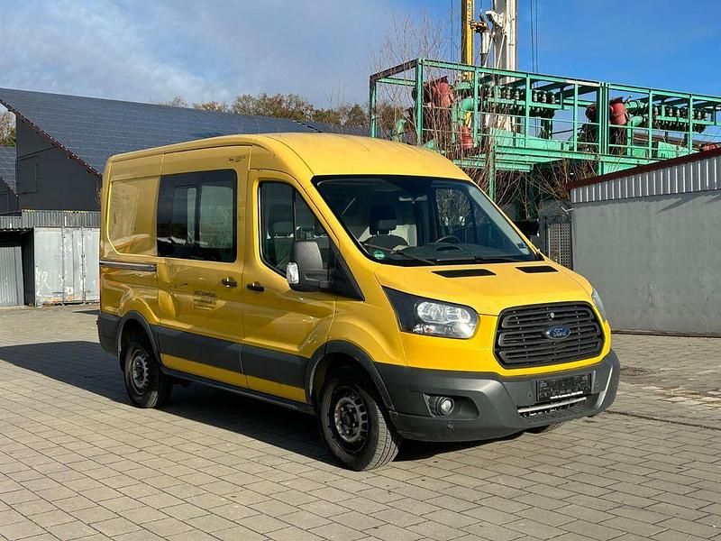 Gelb Gebraucht 2016 Ford Transit Van / Kleinbus | 9.900 € - Bild 1/4