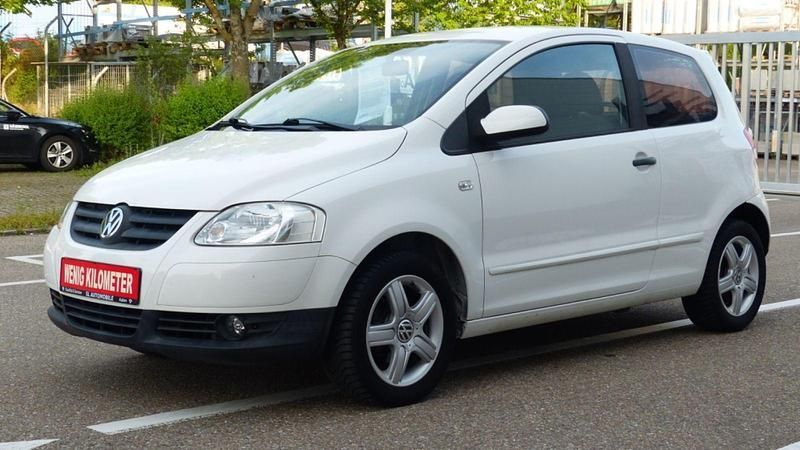 Weiß Gebraucht 2010 VW Fox Style Kleinwagen | 3.500 € (Etwas zu teuer) - Bild 1/4