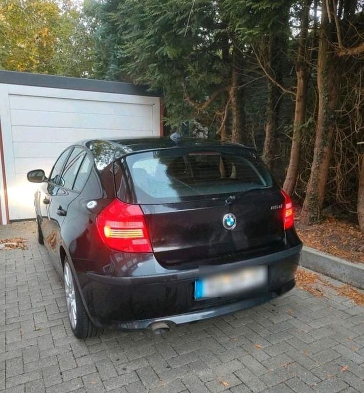 Gebraucht BMW 116 116 PS (85 kW) 2011 Schwarz Kleinwagen