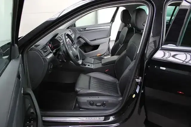 Gebraucht Skoda Superb Premium Edition 200 PS (147 kW) 2022 Schwarz Kombi