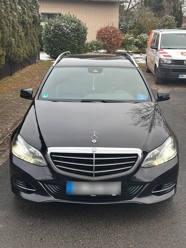 Gebraucht Mercedes E220 170 PS (125 kW) 2013 Schwarz Kombi