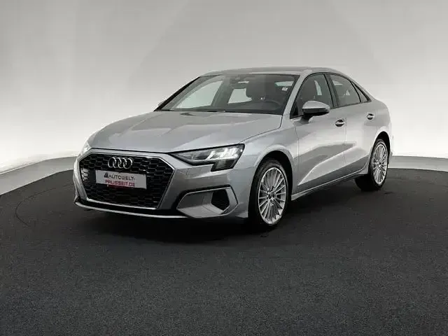 Używany Audi A3 Advanced 150 KM (110 kW) 2021 Srebrny Sedan/Limuzyna