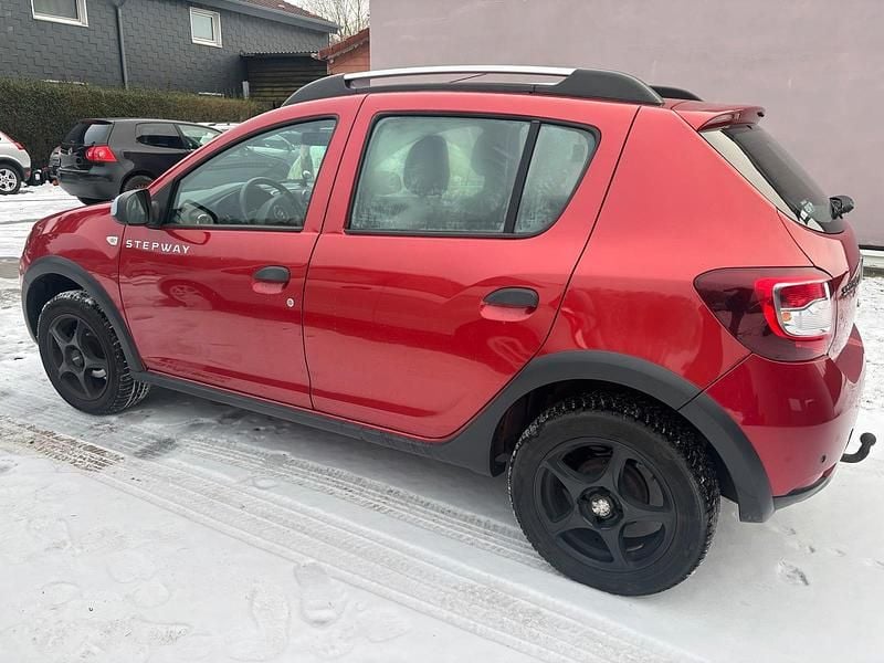 Gebraucht Dacia Sandero Stepway 90 PS (66 kW) 2014 Rot SUV