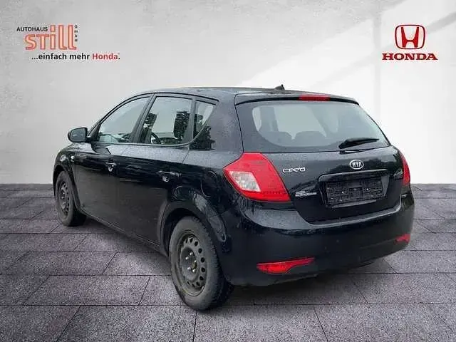 Gebraucht Kia Ceed Vision 90 PS (66 kW) 2010 Zilinaschwarz met. Kleinwagen