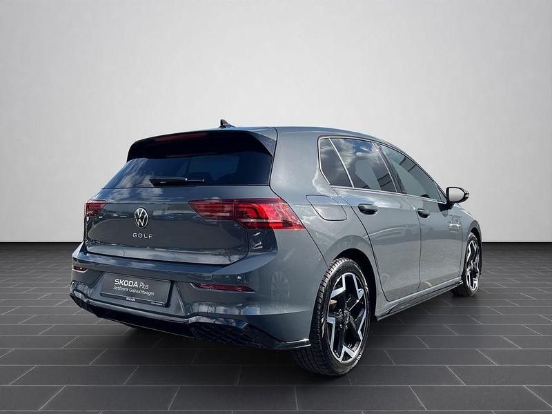 Gebraucht VW Golf VIII R-line 150 PS (110 kW) 2025 Delfingrau metallic (metallic) Limousine