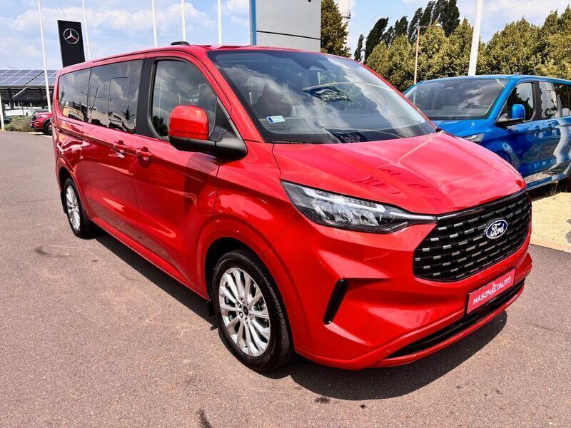 Gebraucht Ford Tourneo Custom Titanium 170 PS (125 kW) 2024 Rot Van