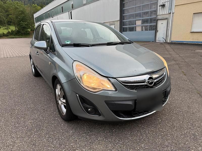 Silber Gebraucht 2011 Opel Corsa Limousine | 2.000 € (Guter Preis) - Bild 1/4