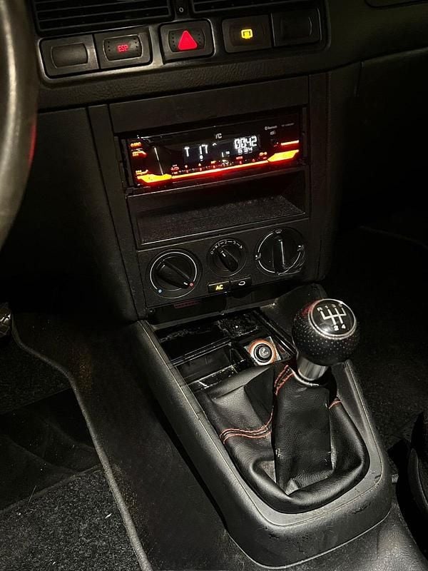 Gebraucht VW Golf IV 75 PS (55 kW) 2003 Schwarz Kleinwagen