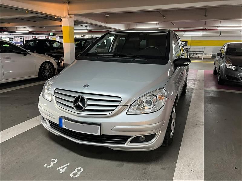 Gebraucht Mercedes B170 116 PS (85 kW) 2005 Silber Van / Kleinbus