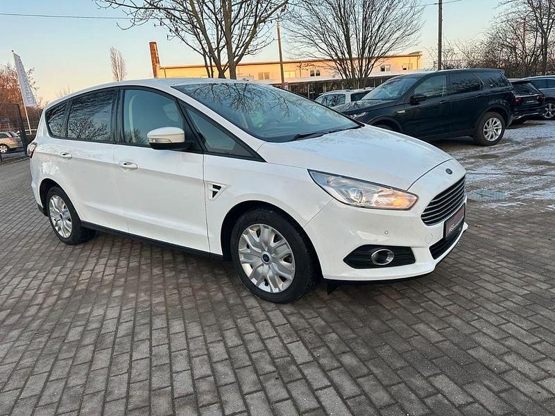 Gebraucht Ford S-MAX Trend 120 PS (88 kW) 2017 Weiß Van / Kleinbus