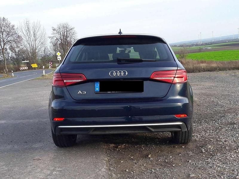 Gebraucht Audi A3 Sport 110 PS (80 kW) 2018 Blau Limousine