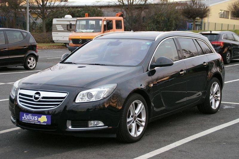 Gebraucht Opel Insignia 140 PS (102 kW) 2012 Schwarz Kombi