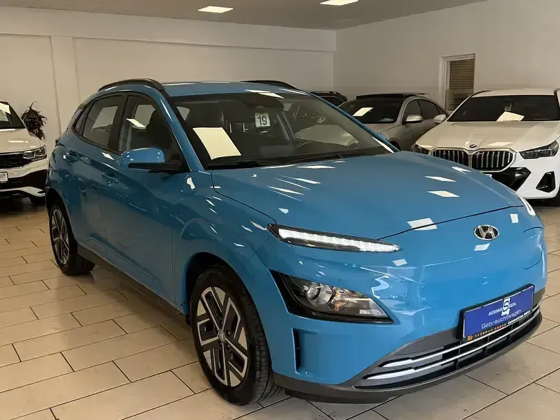 Gebraucht Hyundai Kona 100 kW (136 PS) 2022 Blau SUV