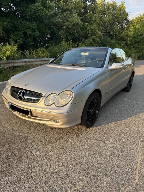 Silber Gebraucht 2004 Mercedes CLK240 Elegance Cabrio | 8.449 € (Superpreis) - Bild 1/4