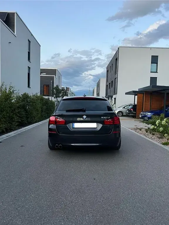 Gebraucht BMW 530 Performance 245 PS (180 kW) 2010 Schwarz Kombi