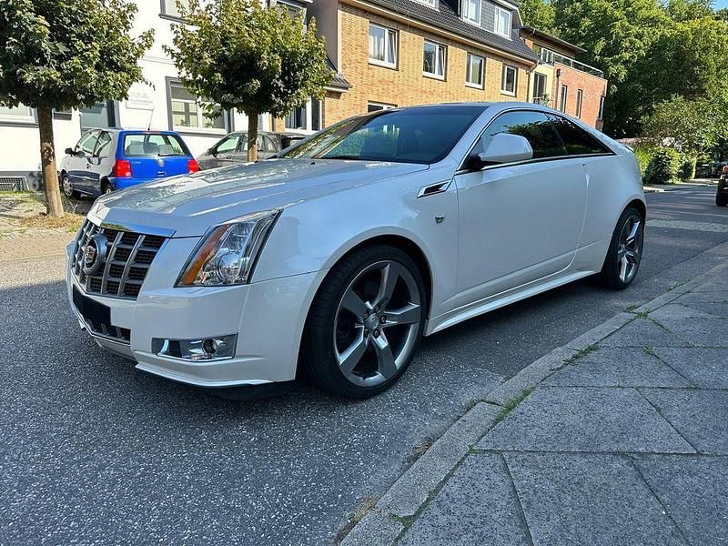 Weiß Gebraucht 2011 Cadillac CTS Coupé | 14.990 € (Fairer Preis) - Bild 1/4