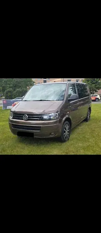 Gebraucht VW Multivan 140 PS (102 kW) 2013 Braun Van / Kleinbus
