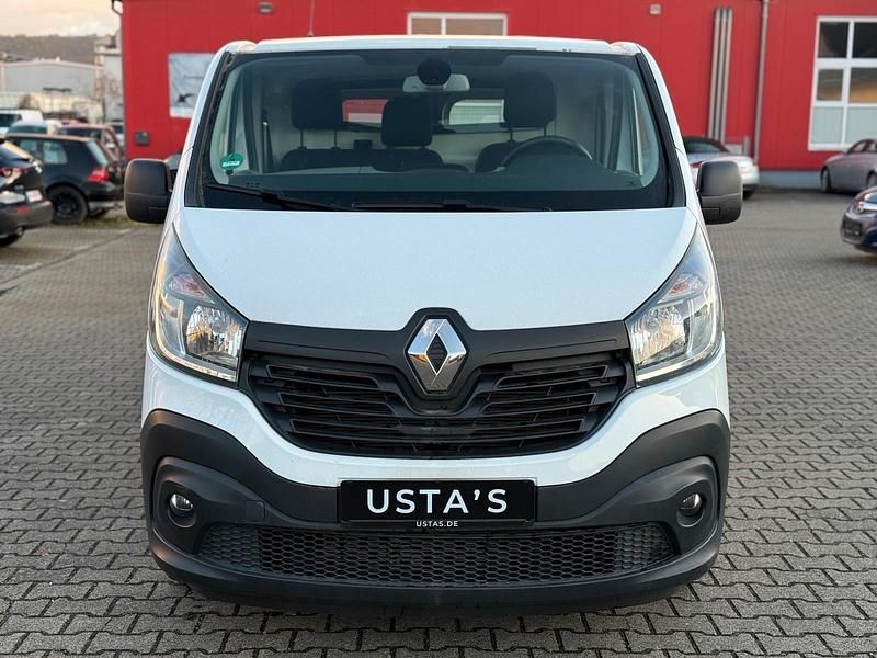 Gebraucht Renault Trafic 115 PS (84 kW) 2015 Weiß Van / Kleinbus