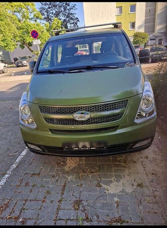 Grün Gebraucht 2010 Hyundai H-1 Van / Kleinbus | 6.050 € (Guter Preis) - Bild 1/4