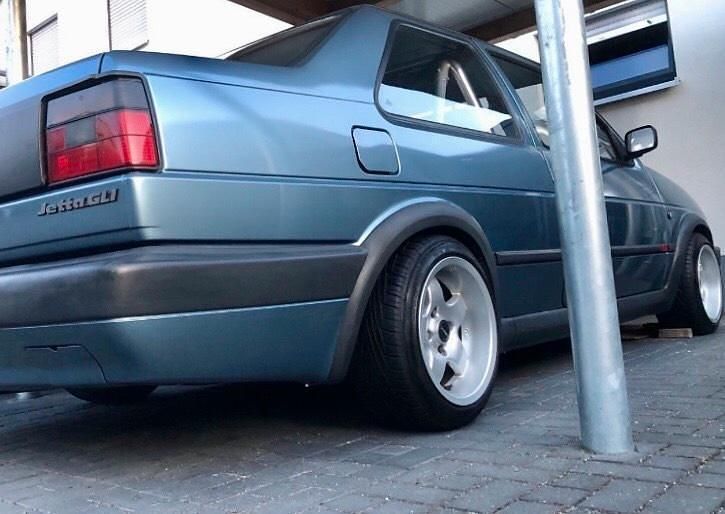Blau Gebraucht 1989 VW Jetta GTI Coupé | 9.990 € - Bild 1/4
