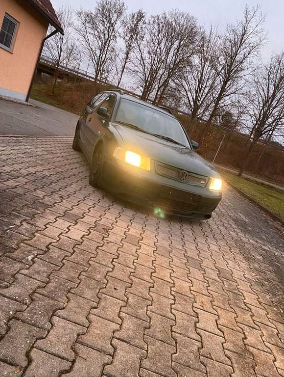 Gebraucht VW Passat Comfortline 116 PS (85 kW) 2000 Grün Kombi