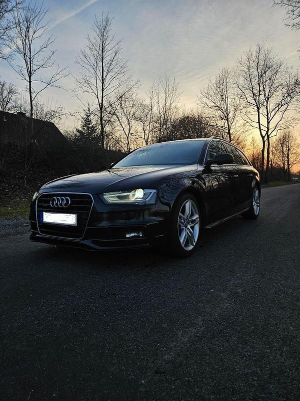 Schwarz Gebraucht 2014 Audi A4 S-Line Kombi | 11.400 € (Fairer Preis) - Bild 1/4