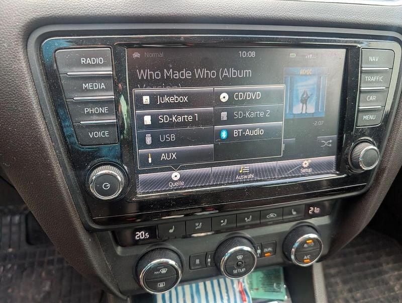 Gebraucht Skoda Octavia 184 PS (135 kW) 2014 Braun Kleinwagen