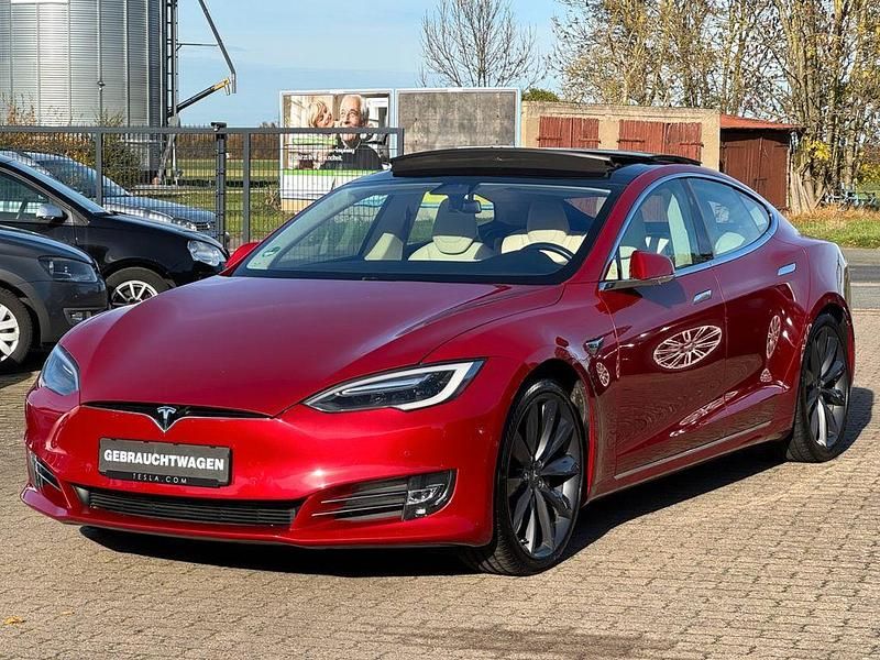 Rot Gebraucht 2018 Tesla Model S Kleinwagen | 26.900 € (Fairer Preis) - Bild 1/4