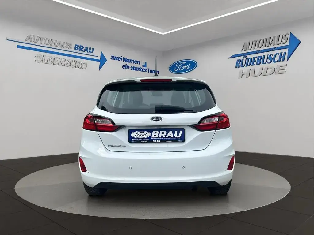 Gebraucht Ford Fiesta Cool & Connect 75 PS (55 kW) 2023 Weiß Kleinwagen