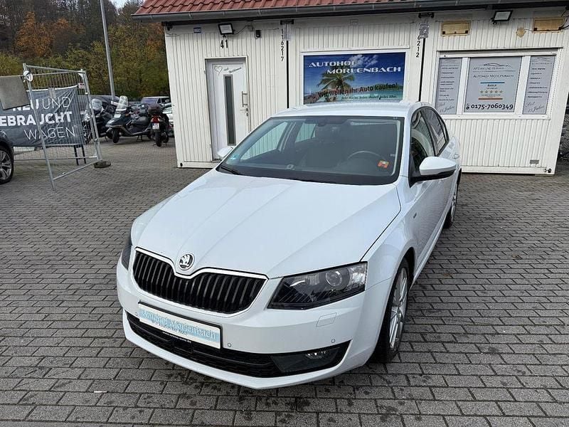 Weiß Gebraucht 2016 Skoda Octavia Joy Limousine | 8.999 € (Fairer Preis) - Bild 1/4