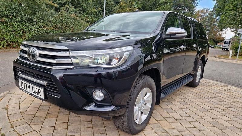Schwarz Gebraucht 2017 Toyota HiLux Executive Abholung | 33.900 € (Etwas zu teuer) - Bild 1/4