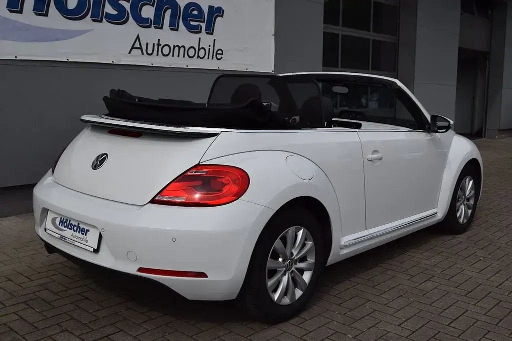 Gebraucht VW Beetle Design 105 PS (77 kW) 2014 Weiß Kleinwagen