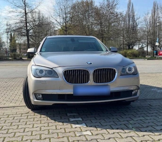 Second-hand BMW 730 245 CP (180 kW) 2009 Argintiu Berlinǎ