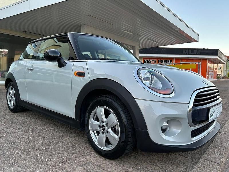 Silber Gebraucht 2015 Mini Cooper D Kleinwagen | 11.890 € (Etwas zu teuer) - Bild 1/4