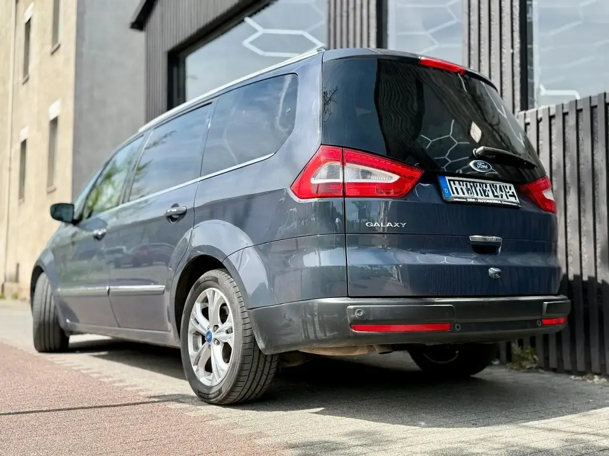 Gebraucht Ford Galaxy Titanium 140 PS (102 kW) 2015 Grau Van / Kleinbus