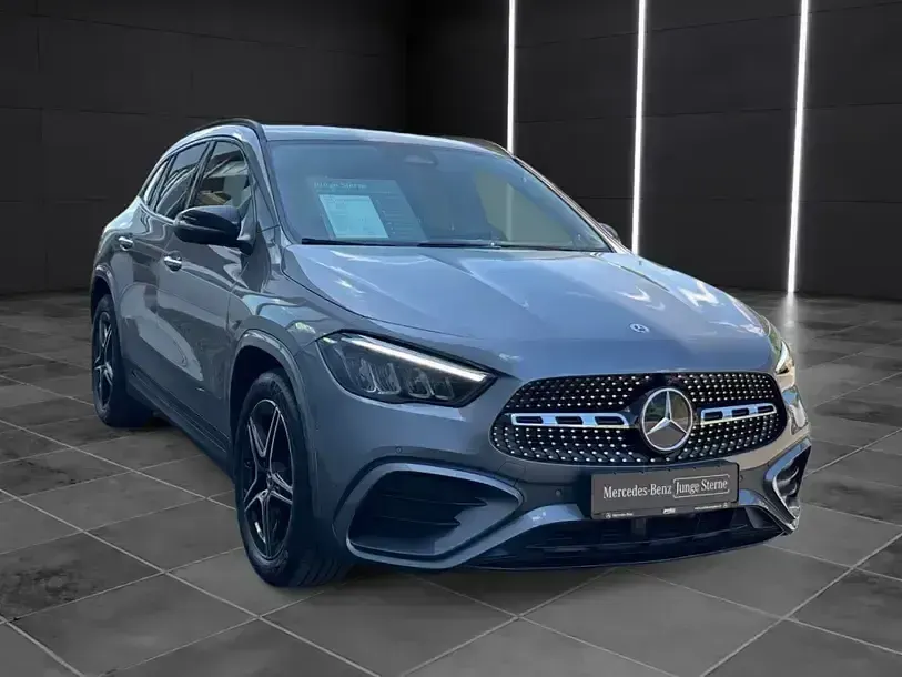 Gebraucht Mercedes GLA220 AMG 190 PS (139 kW) 2024 Grau SUV