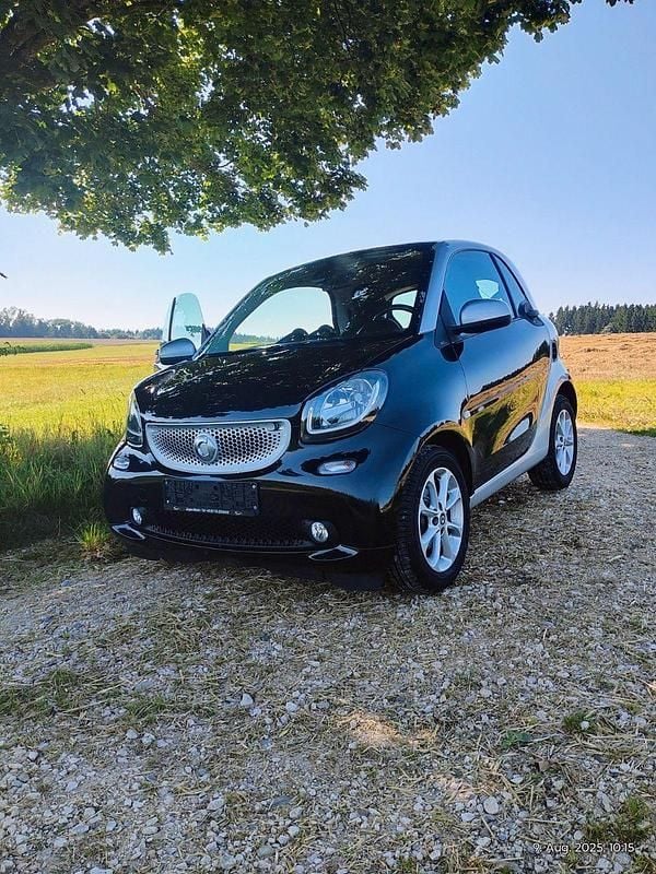 Schwarz Gebraucht 2016 Smart ForTwo Coupé Passion Coupé | 5.450 € (Teuer) - Bild 1/4