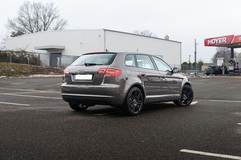 Gebraucht Audi A3 Ambition 140 PS (102 kW) 2011 Braun Kleinwagen