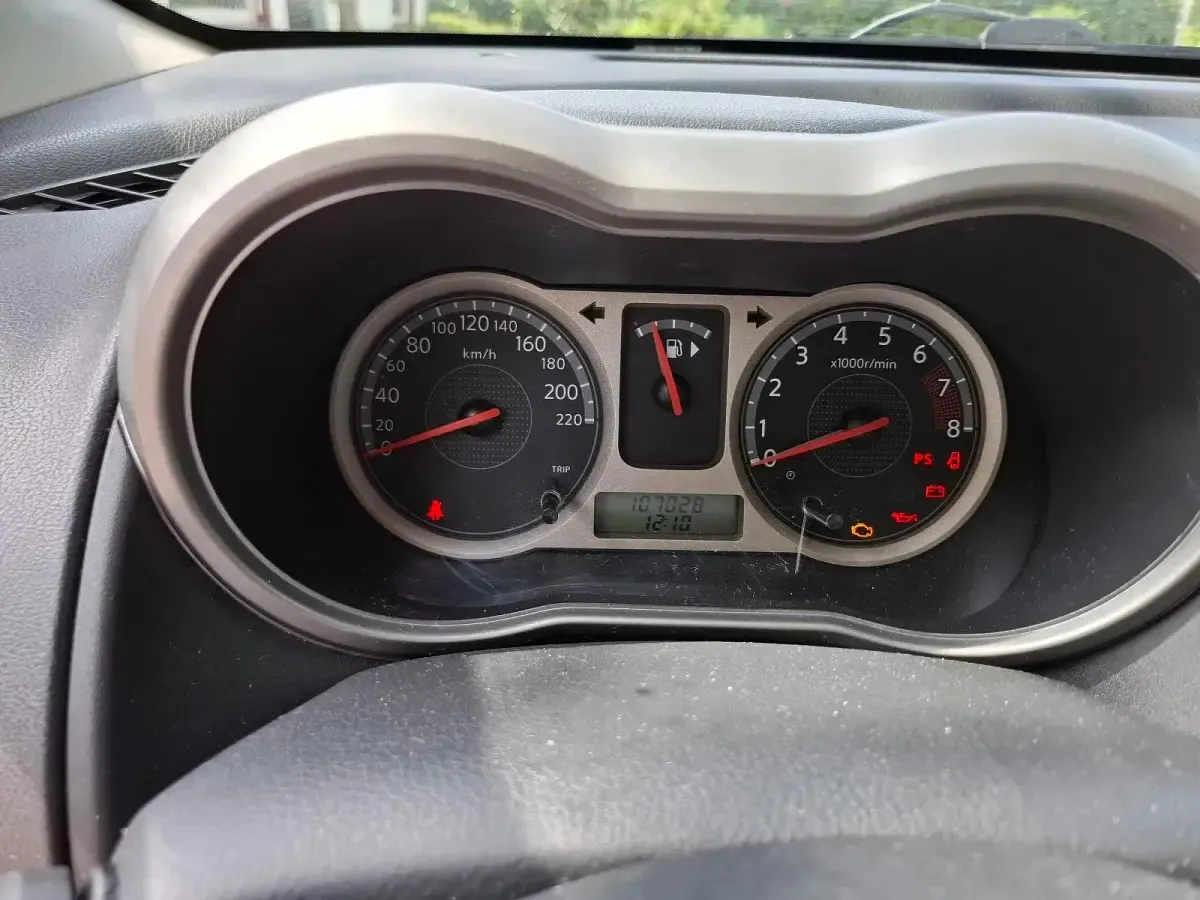 Gebraucht Nissan Note Acenta 88 PS (64 kW) 2007 Silber Kleinwagen