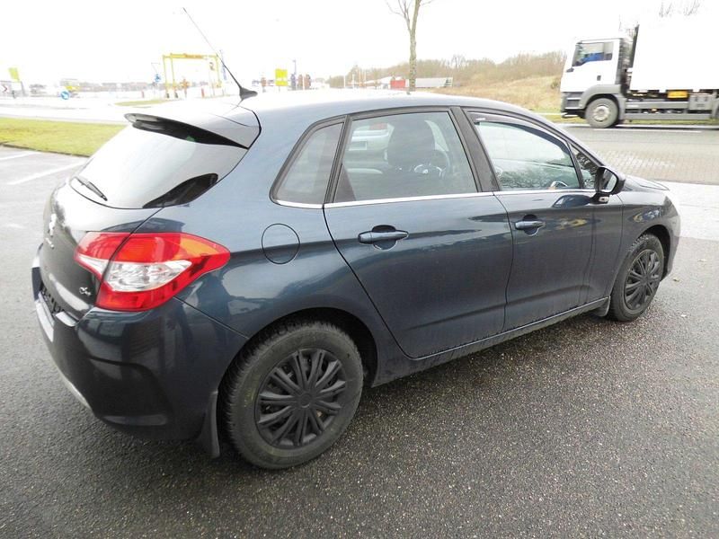 Gebraucht Citroën C4 120 PS (88 kW) 2012 Blau Kleinwagen