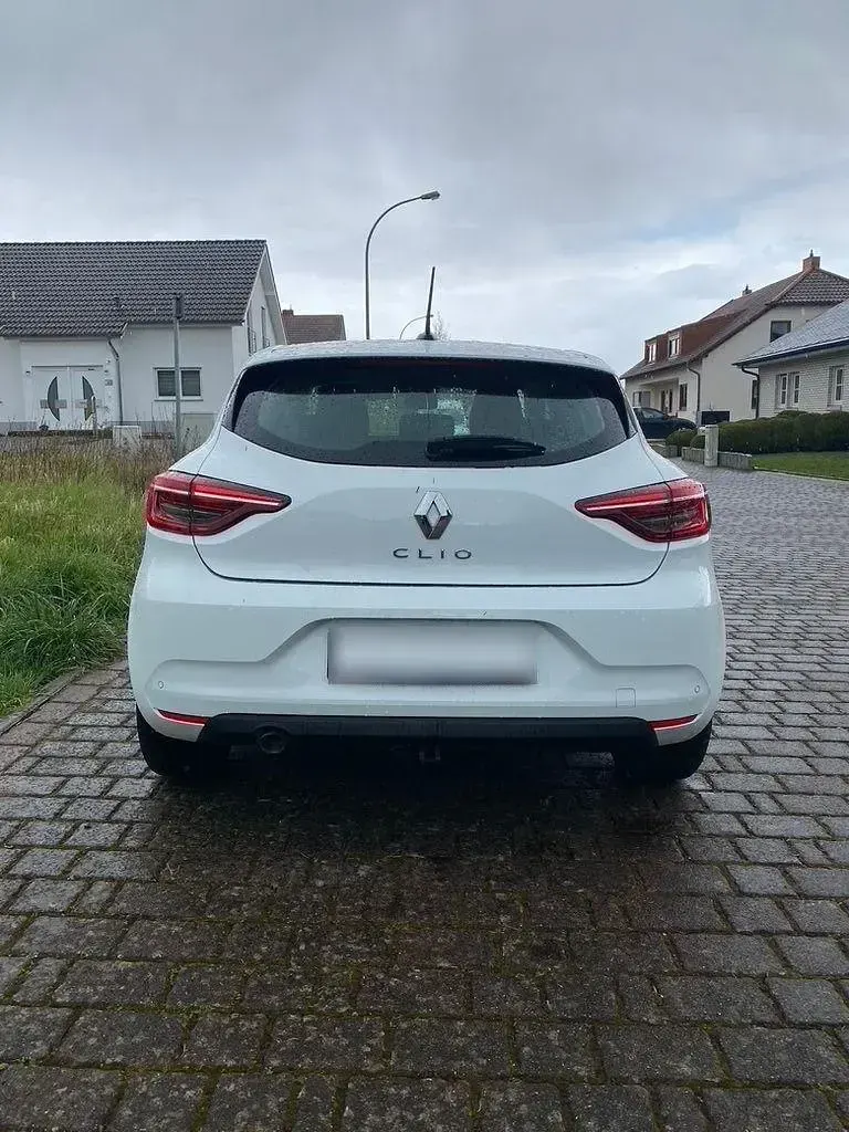 Gebraucht Renault Clio V 91 PS (66 kW) 2021 Weiß Kleinwagen
