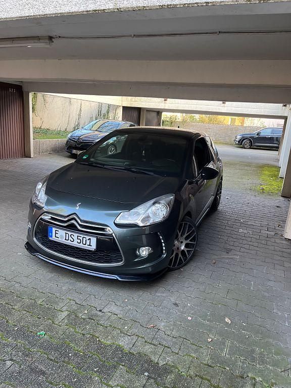 Grau Gebraucht 2011 Citroën DS3 So Chic Kleinwagen | 4.600 € (Fairer Preis) - Bild 1/4