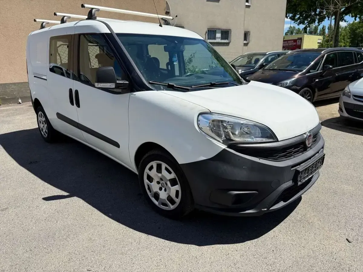Gebraucht Fiat Doblò 105 PS (77 kW) 2017 Weiß Van / Kleinbus