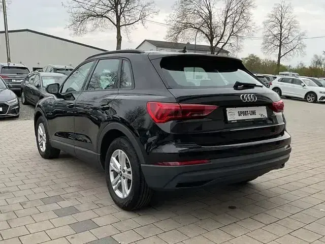 Gebraucht Audi Q3 Business 150 PS (110 kW) 2023 Schwarz SUV